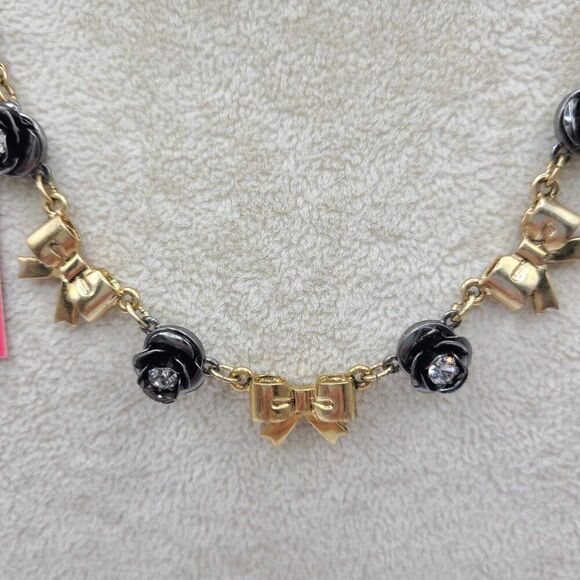 Betsey Johnson Black Rose Gold Tone Bow Delicate Necklace NWT! - Picture 4 of 8